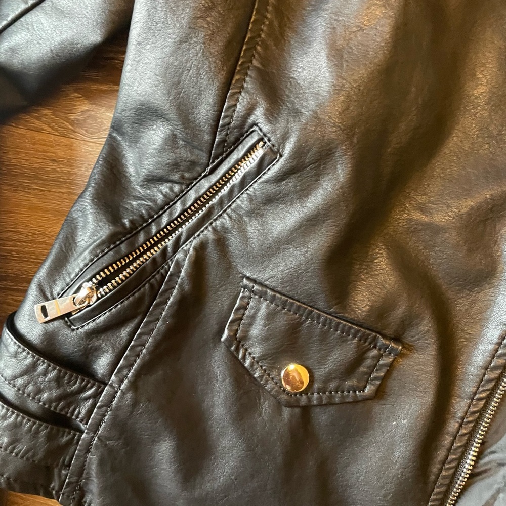 Faux leather jacket - Picture 3 of 6